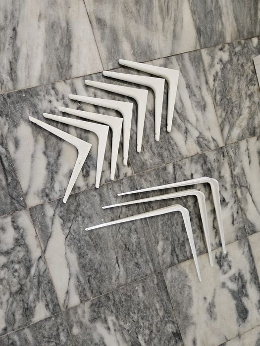 Várias Prateleiras Ikea BERGSHULT