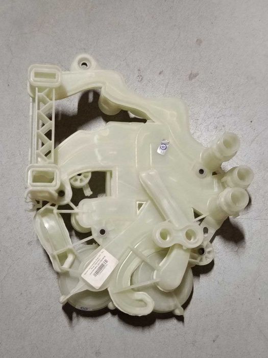 Бачок теплонасоса Tesla M3 / MY