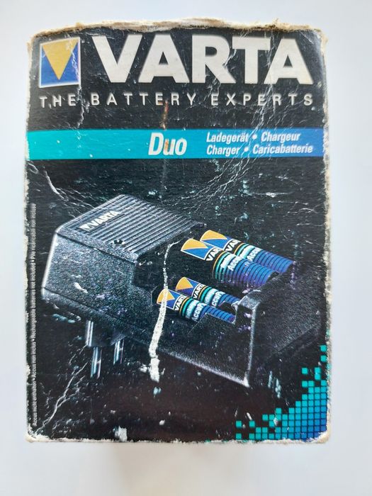 Зарядний пристрій Varta Duo для акумуляторних NI-Cd та NI-MH батарейок