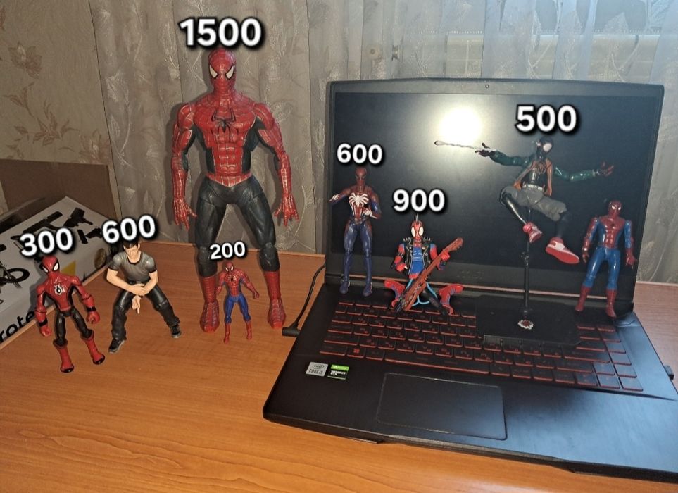 Фігурки людини-павука