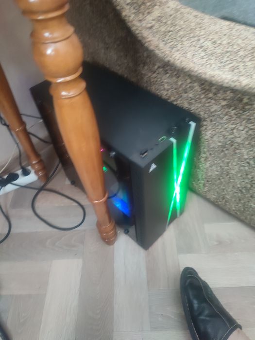 Срочно .ДЕШЕВО .Компютер мощный .RAM -32,памяти 500g.