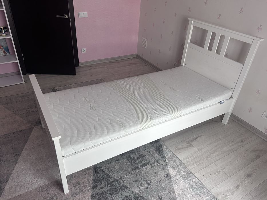 Ліжко Ikea hemnes 90*200 + матрац