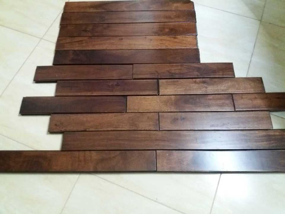 Nowy parkiet Solid, podłoga akacja,gr.18.mm.