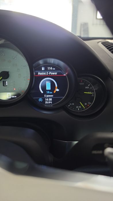 Porsche Cayenne S E-Hybrid | 2015 | 189.900 km | 28.500€