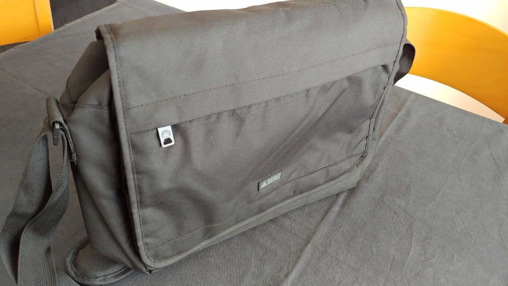 Novo Bolsa tiracolo p/ portátil