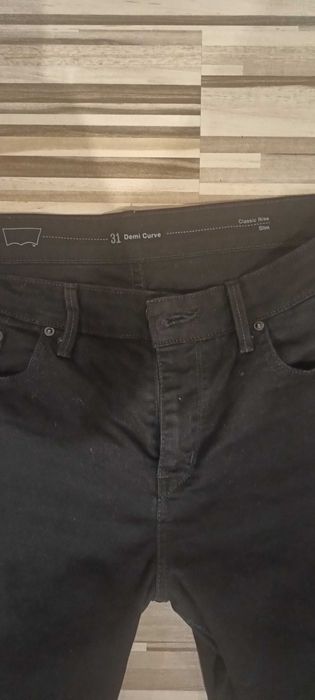 Spodnie damskie Levis czarne rozm 31