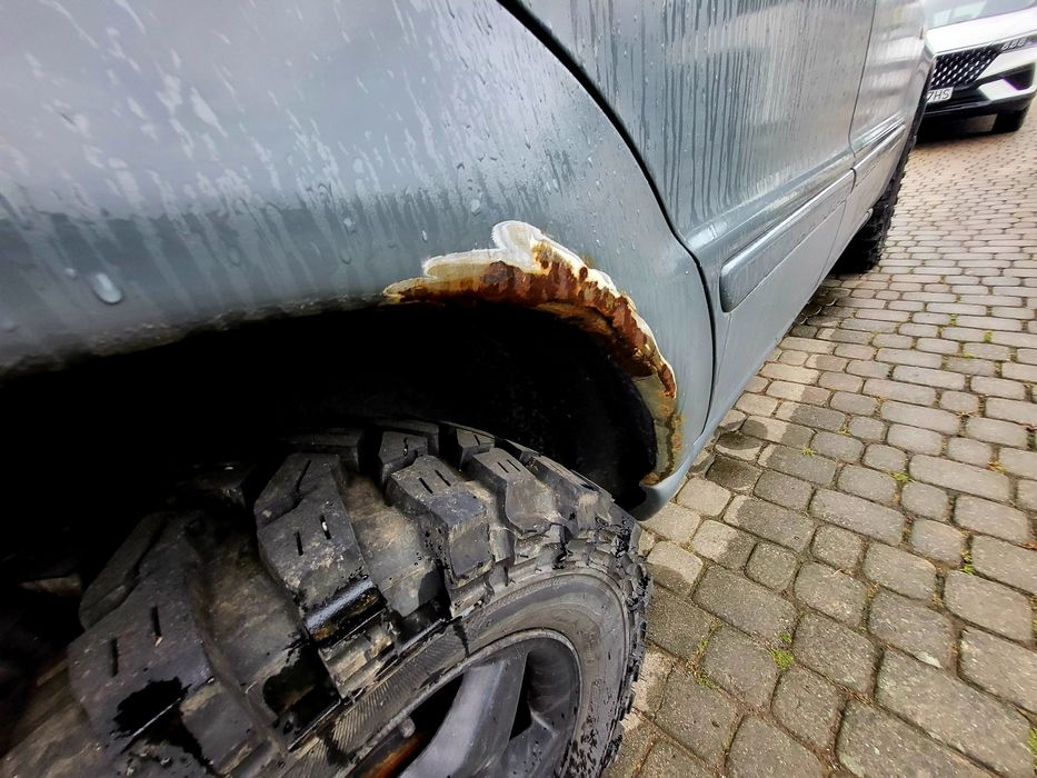 Mercedes ml odpala jezdzi