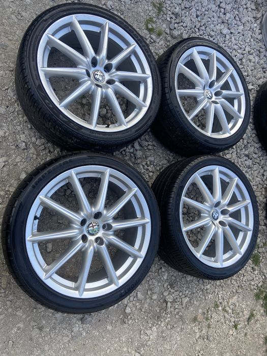 Alufelgi orginalne Alfa Romeo 19-5x110 z oponami letnimi