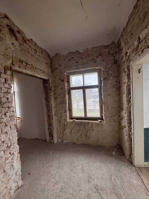 Продається одноповерховий будиночок у Кельменцях