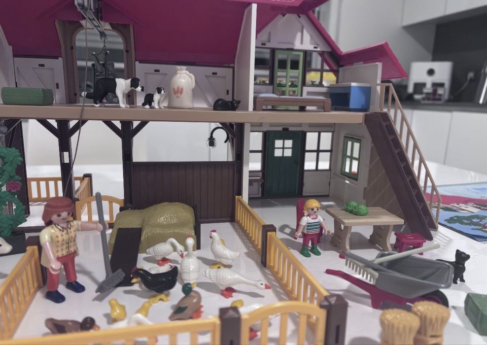 Playmobil 6120 Quinta / Estábulo Completo com Animais