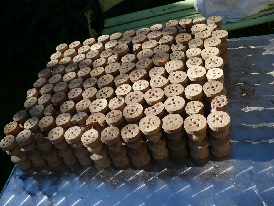 Materiał stolarski -końcówki na meble 110  sztuksz