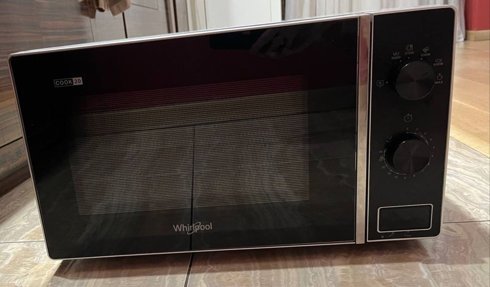 Мікрохвильова піч Whirlpool MWP 101 B б/у