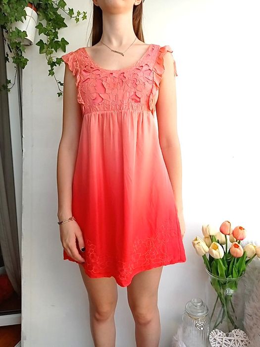 New Look jedwabna letnia sukienka 36 koktajlowa ombre z haftem falbany