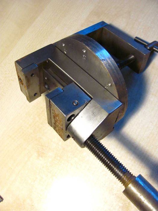 Imadło precyzyjne stołowe obrotowe - wykonane pod własny projekt