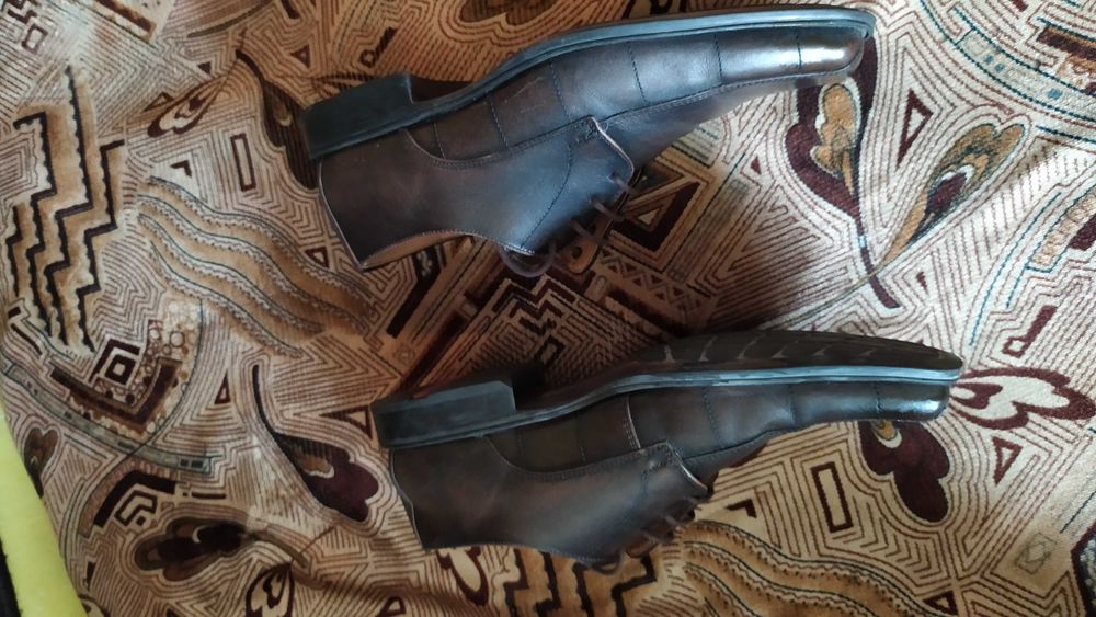 Продам туфлі чоловічі шкіряні Lloyd