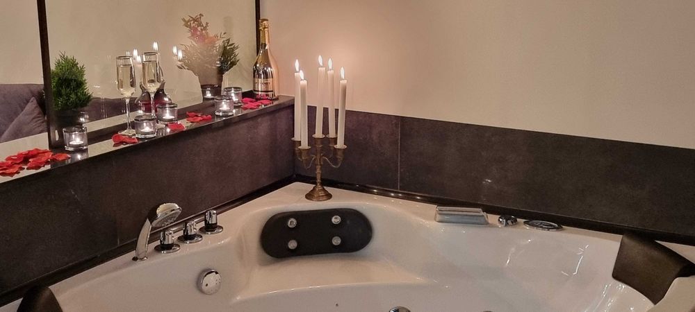 Jacuzzi HAPPY TIME TOGETHER Pyrzowice Airport Parking lotniskowy gratis