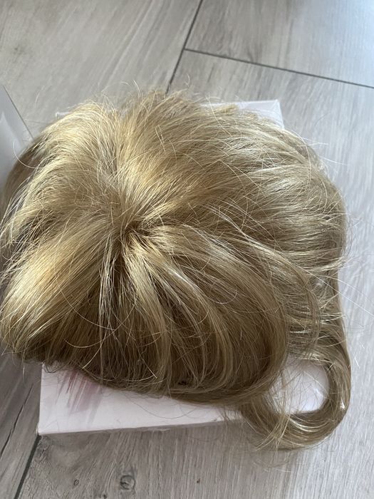 Topper blond peruka