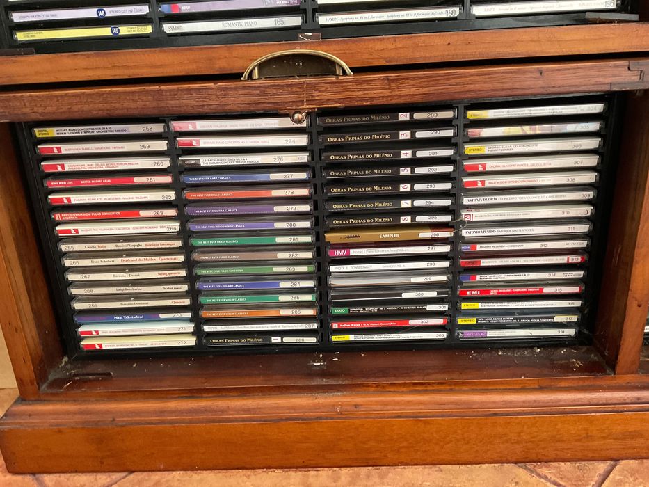 Armário de cd’s clássica