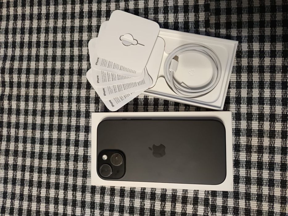 Apple Iphone 15 - 128GB , IOS 18.7.2 , Jak nowy