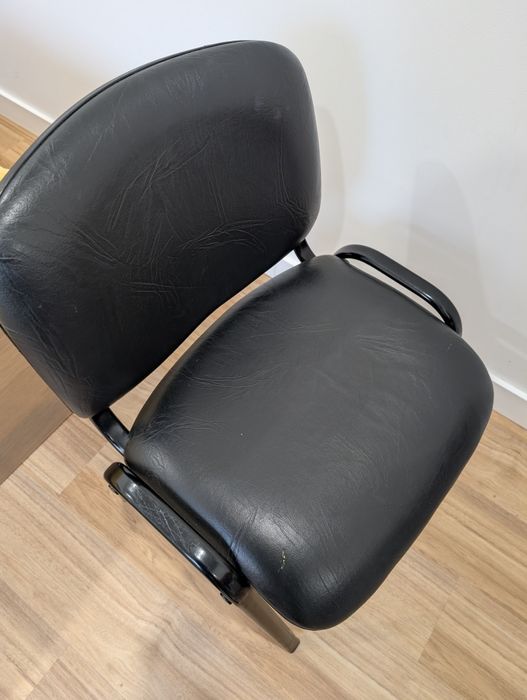 Cadeira de escritório em pele