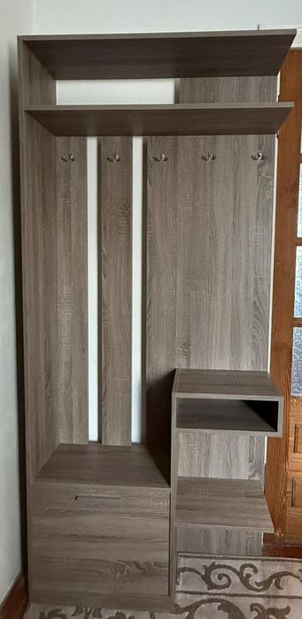 Продам шафу в прихожу  для одягу.