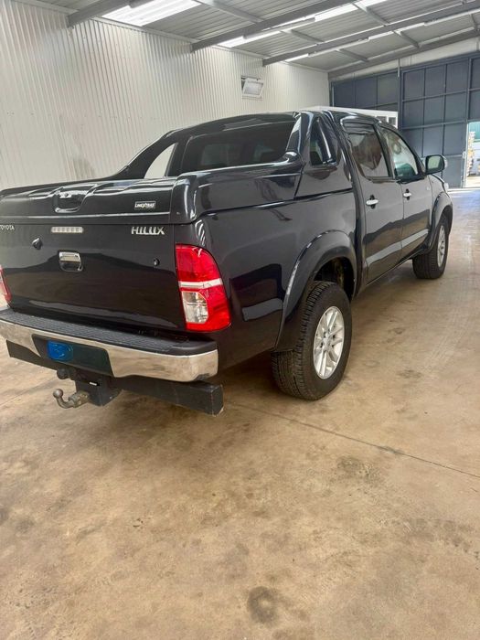 Toyota Hilux 2011 - Três Mil CC - Nacional com um único dono