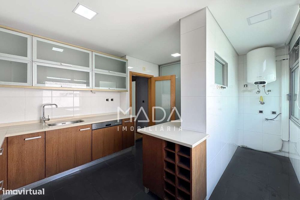 Apartamento T2+1 (último piso) c/sótão no centro histórico de Braga