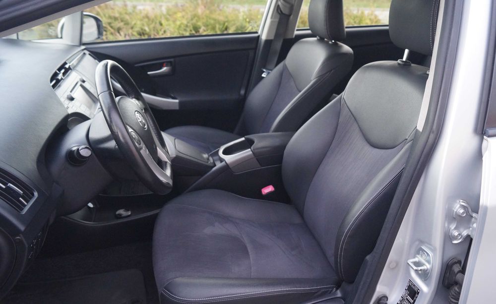 Toyota PRIUS rok 2012 1.8