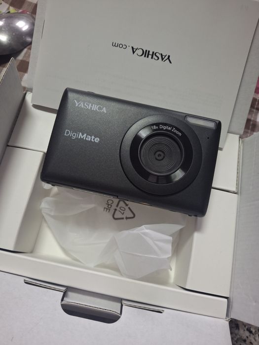 Máquina fotográfica YASHICA
