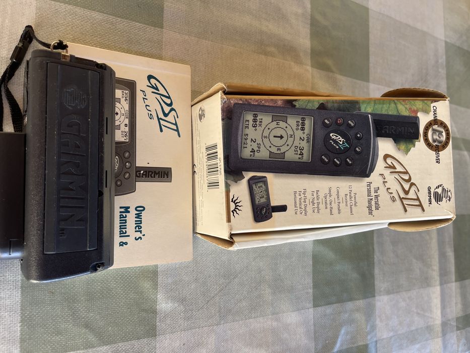 GPS II plus marca Garmin