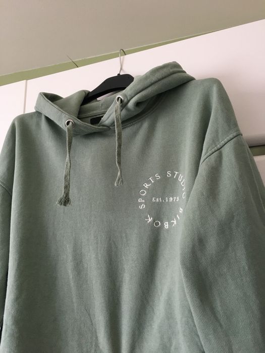 Miętowa krótka bluza oversize hoodie shoulder drop BikBok xs oversize