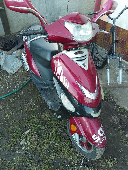 Продам скутер кануні