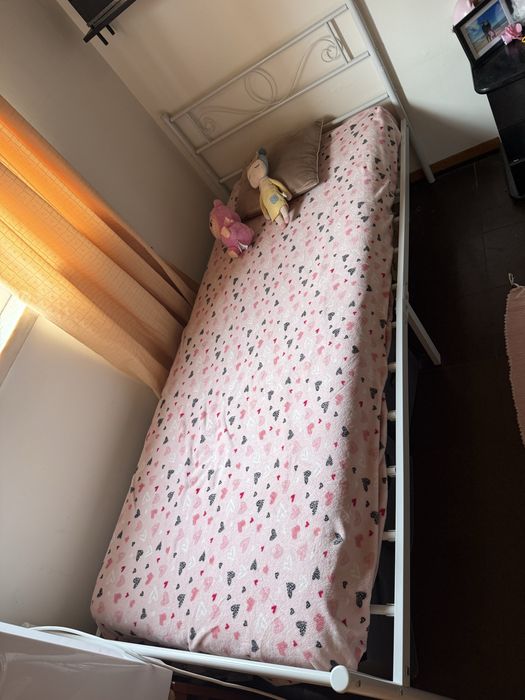 Cama solteiro com colchão