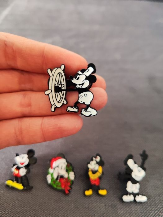 Myszka Mickey pin przypinka broszka