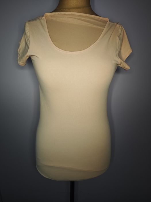 Cielisty t-shirt z wycięciem cut-out cage back open back dl 65 pacha 42 bawełna elastan