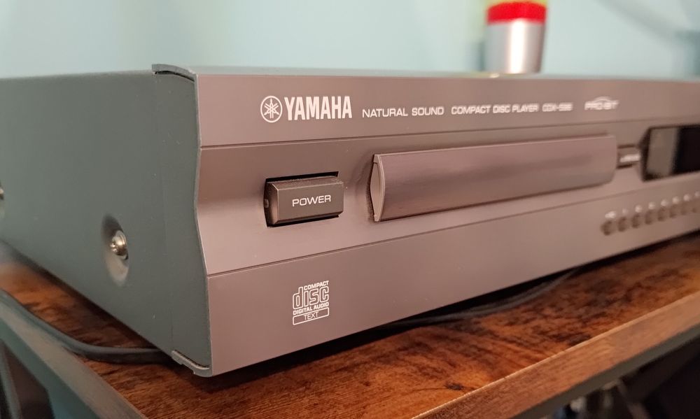 Odtwarzacz CD Yamaha CDX-596 srebrny (tytanowy) + pilot
