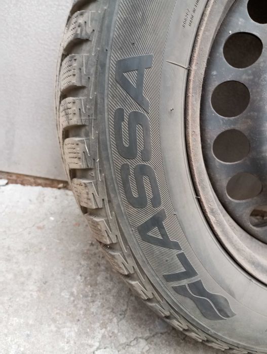 Lassa Iceways 205/60R16 комплект на сталевих дисках 5х112 Mersedes VW