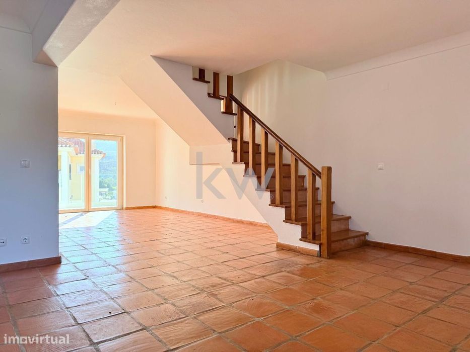 For Sale | Semi-Detached T3+1 House with Garden | in Várzea de Sintra