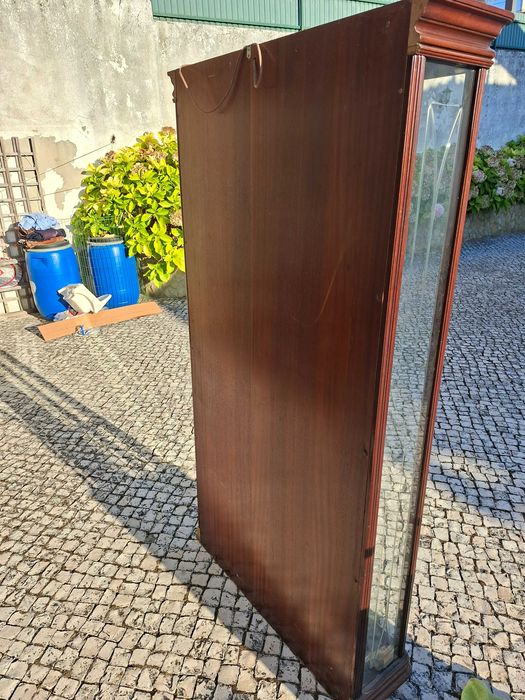 móvel cristaleira para restauro