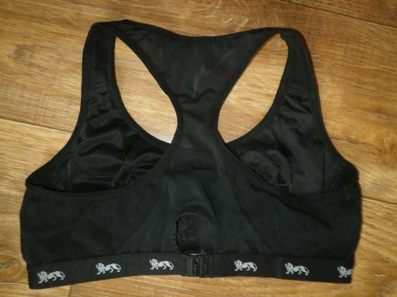 Topy sportowe staniki