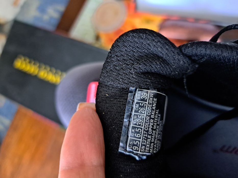 Продам кросівки привезені з Америки