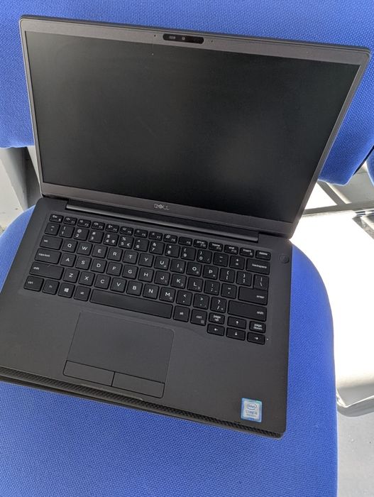 Чотириядені ноутбуки для роботи  Ноутбук Dell Latitude 7300є кількість