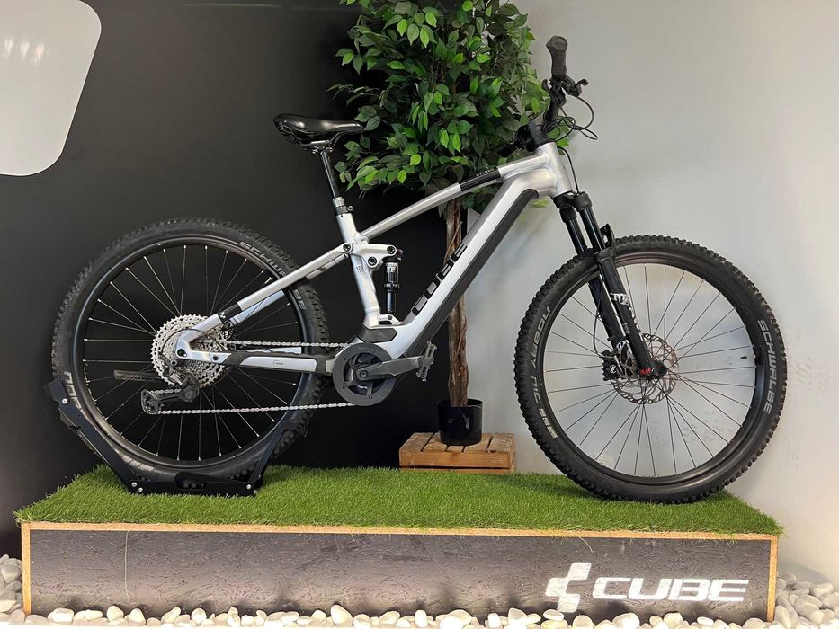 Rower elektryczny full CUBE STEREO HYBRID 120 RACE 750 rozmiar L