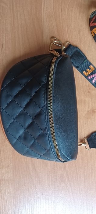 Nerka damska z kolorowym paskiem