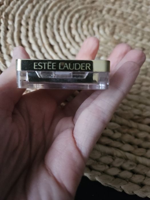 Sprzedam cień Estée Lauder