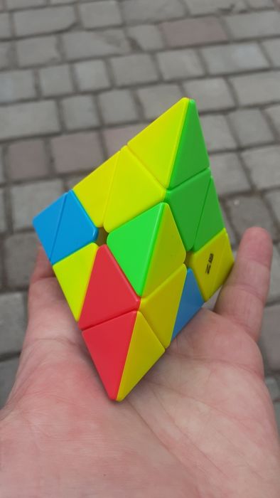 Магнитная пирамидка головоломка Qiyi MS Pyraminx без наклеек.9,5*9,5см