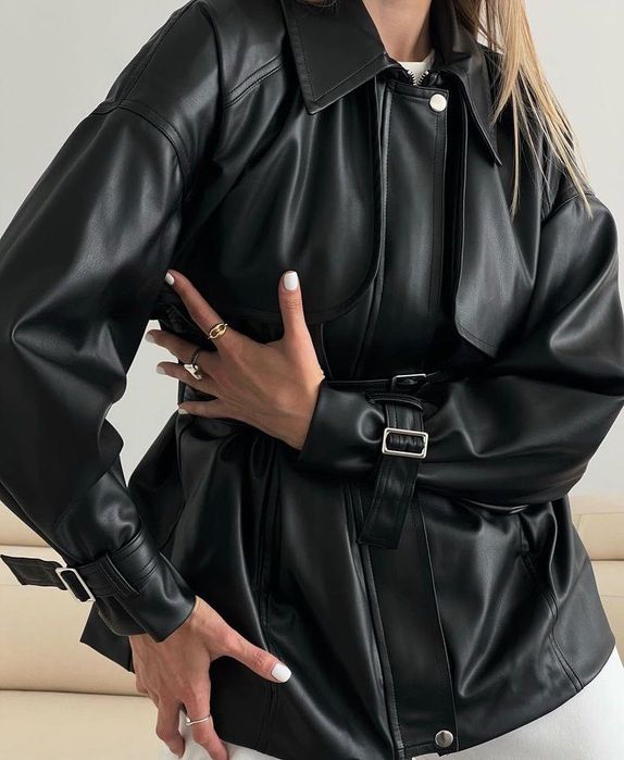 Шкіряна куртка бежева