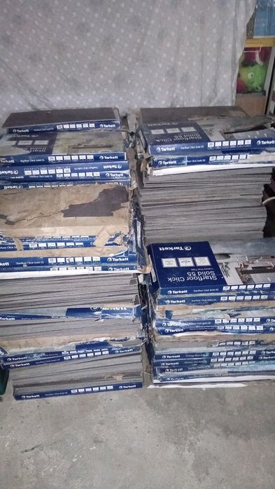 Pavimento vinil caixas como novo