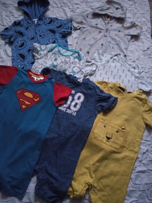 Rampersy i piżamki 86-92