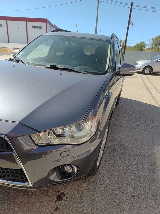 Vendo Mitsubichi Outlander 2.2 DI-D 177cv 5+2lugares